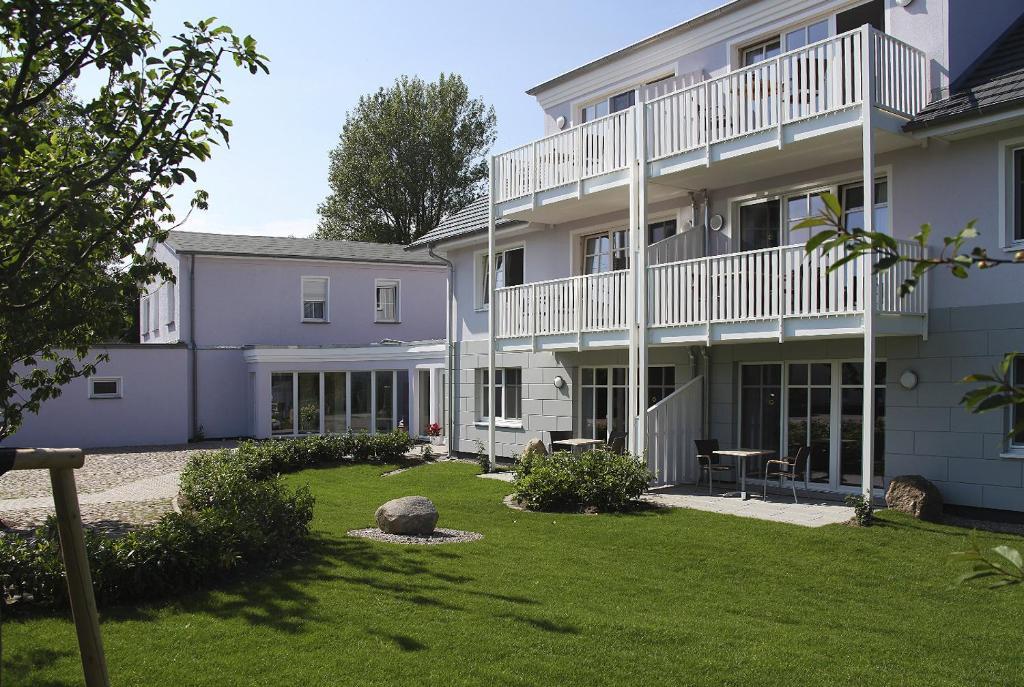 Aparthotel Saatmann Garni Ahrenshoop Exterior foto